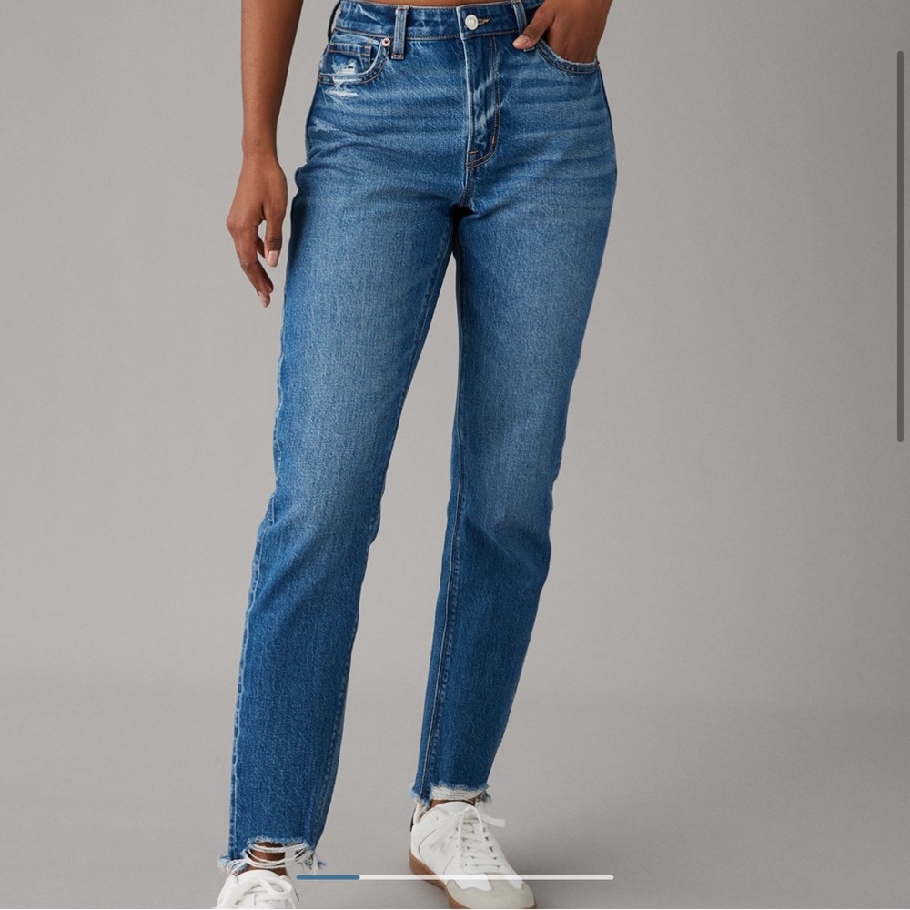 American Eagle high waist mom jeans size 10 short
